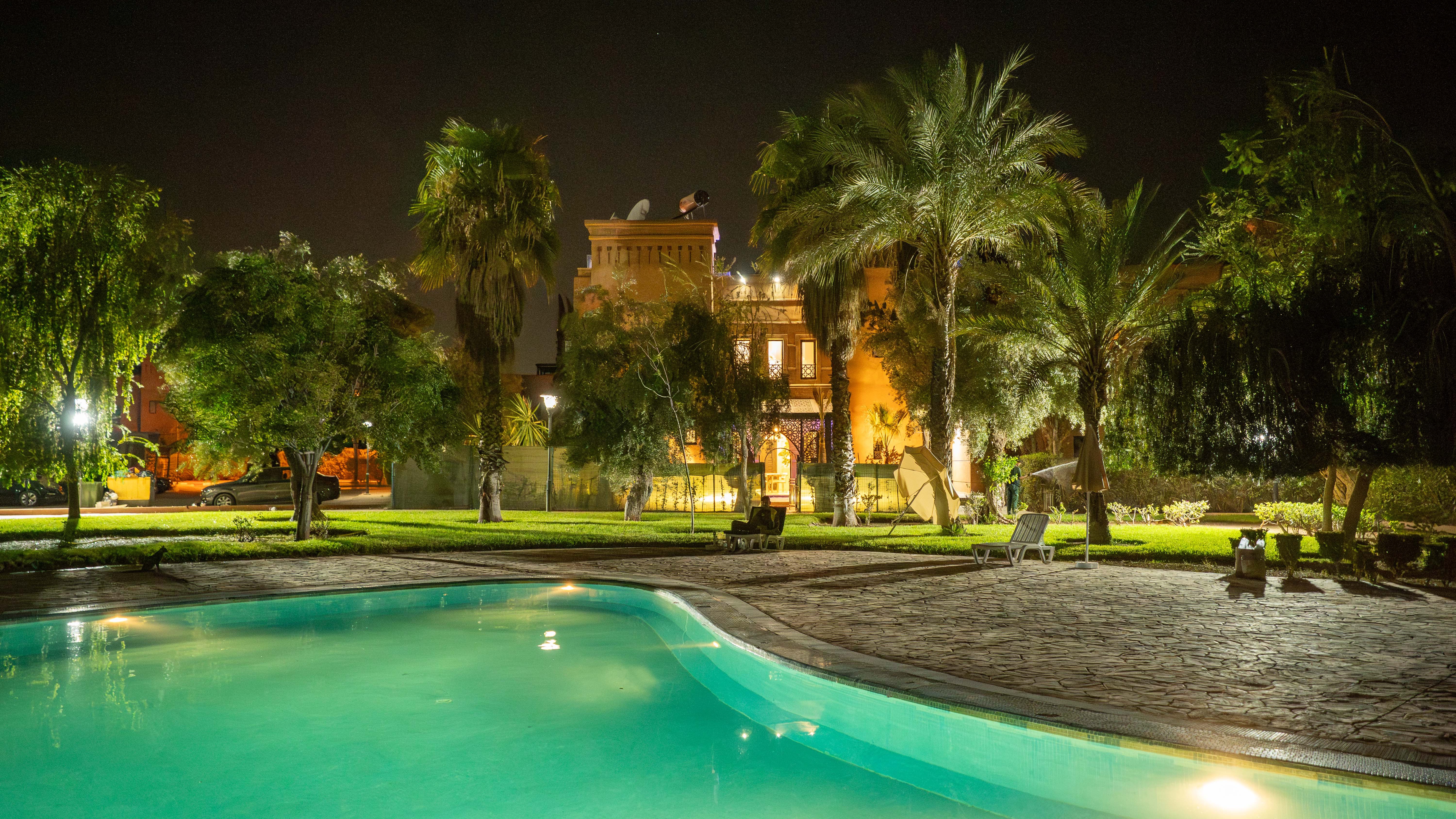 Riad Azzouina