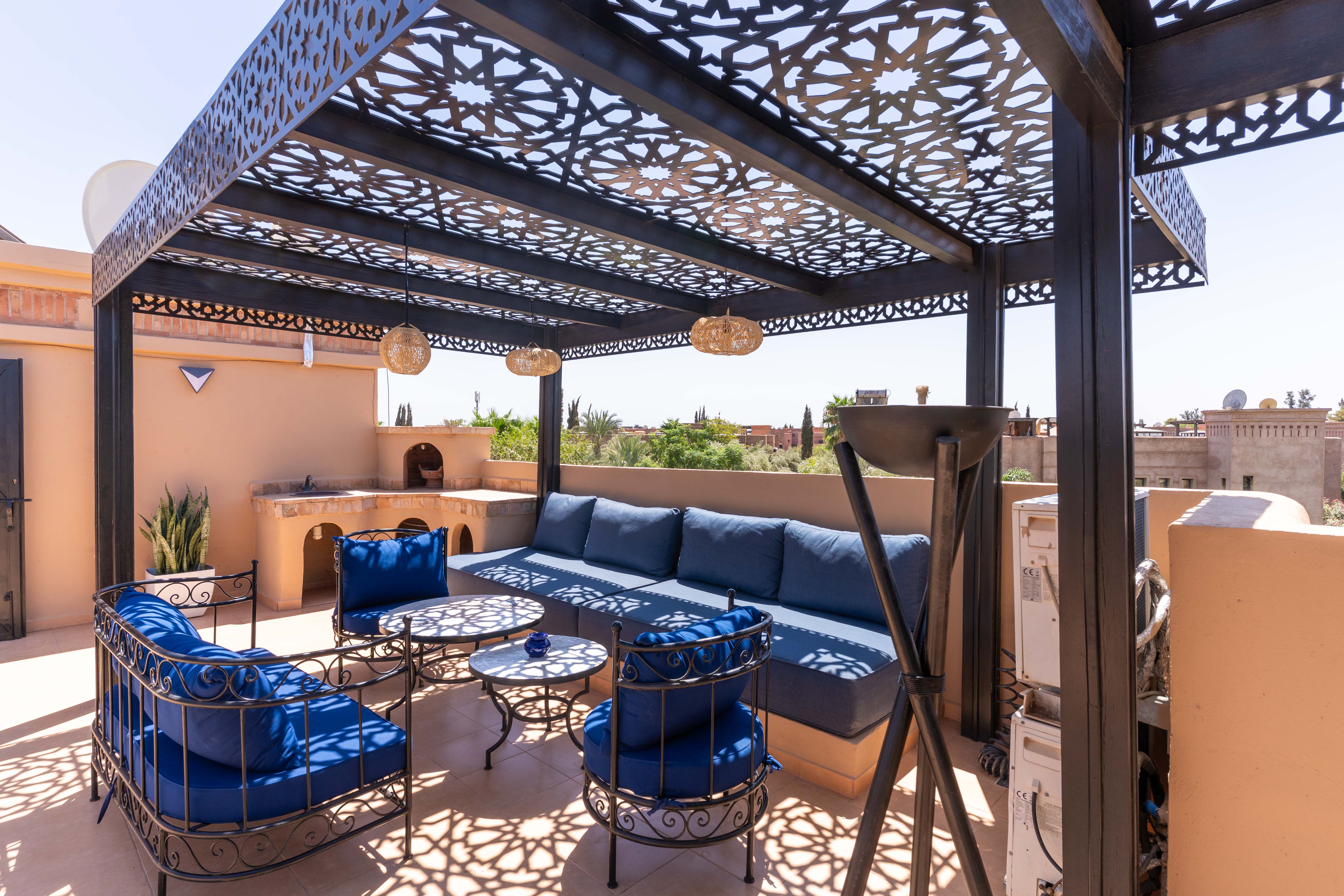 Riad Azzouina